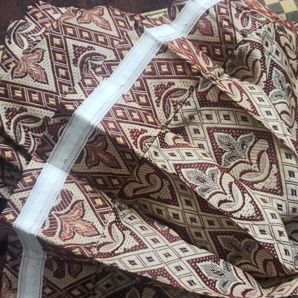 Curtains - Picture 4 of 5